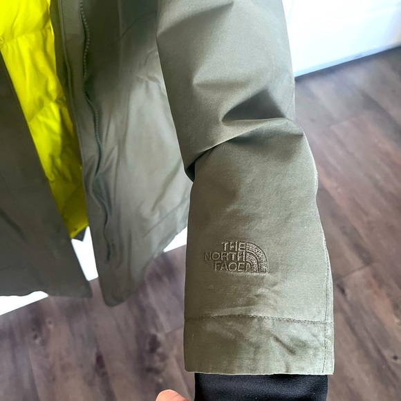 The North Face winter coat super warm insulated jacket - Picture 6 of 6